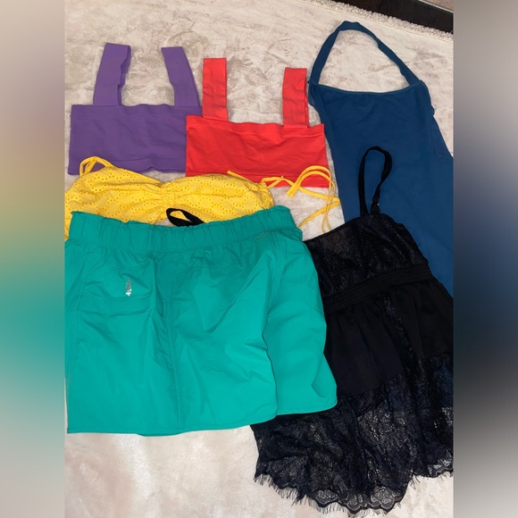 Free People Bundle - Picture 2 of 4